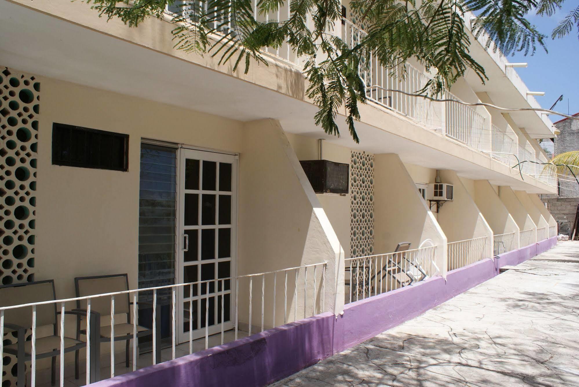 Hotel Hc Internacional Cancún Exterior foto